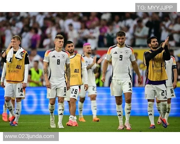 德国足球明星阵容全解析盘点国内顶尖球员与他们的辉煌成就